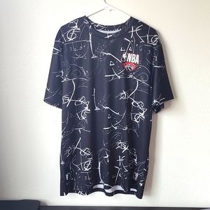 Active Graffiti NBA Graphic shirt size XL